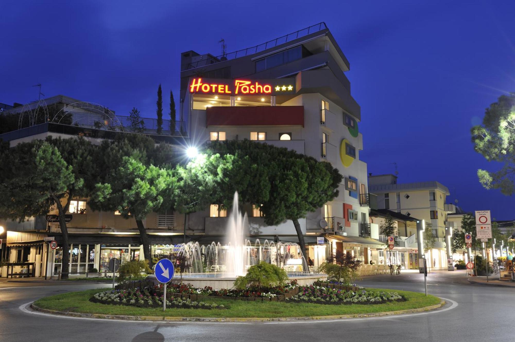 Hotel Pasha Lignano Sabbiadoro Buitenkant foto