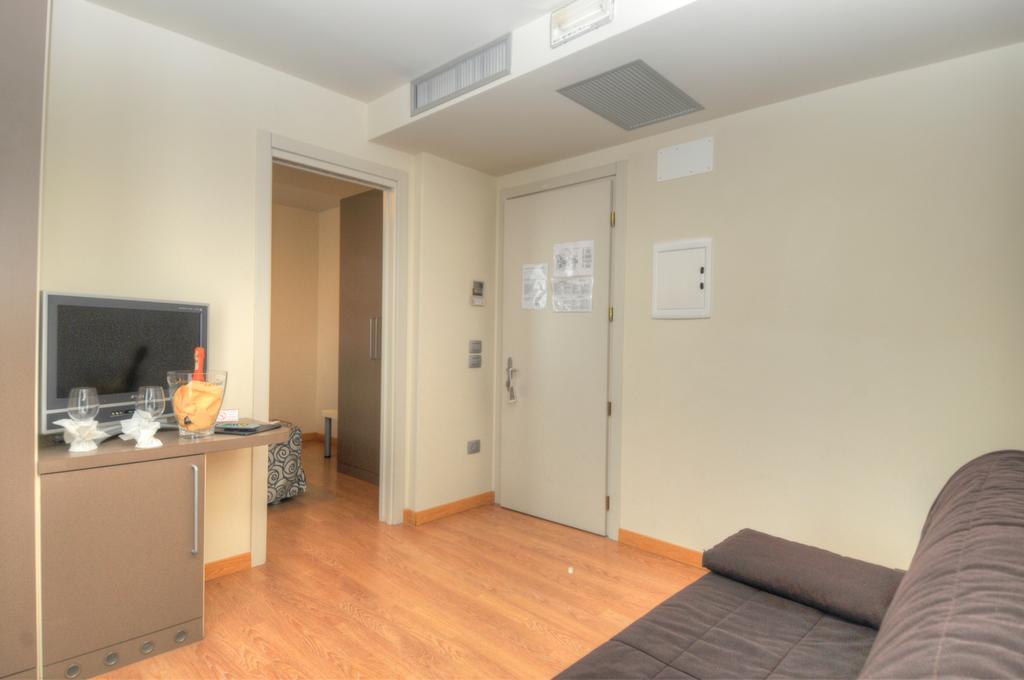 Hotel Pasha Lignano Sabbiadoro Buitenkant foto