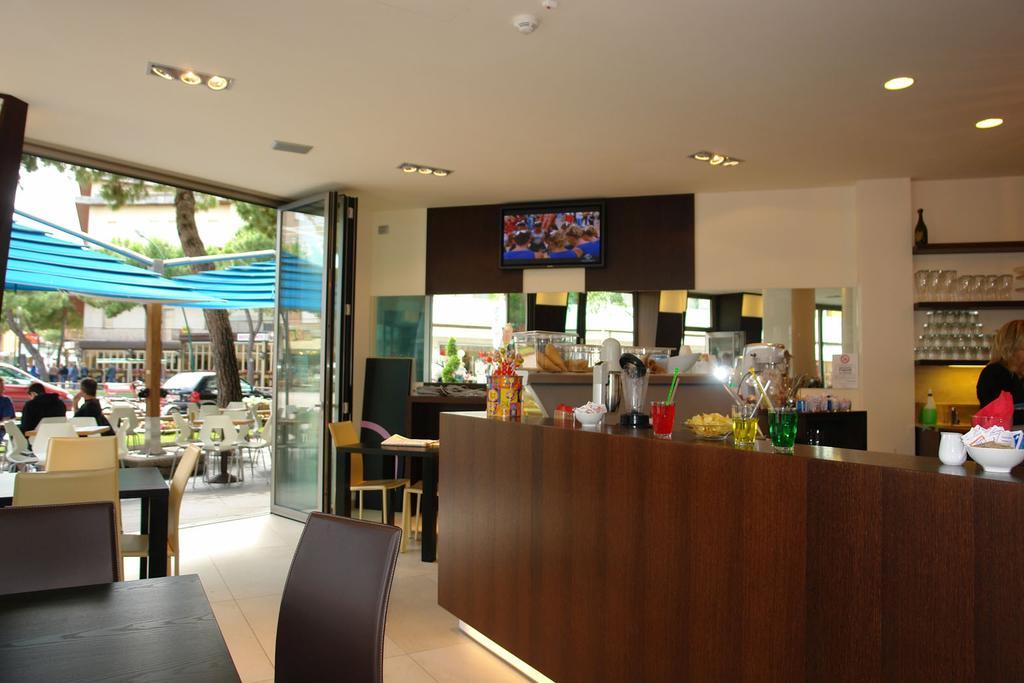 Hotel Pasha Lignano Sabbiadoro Buitenkant foto