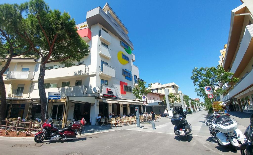 Hotel Pasha Lignano Sabbiadoro Buitenkant foto