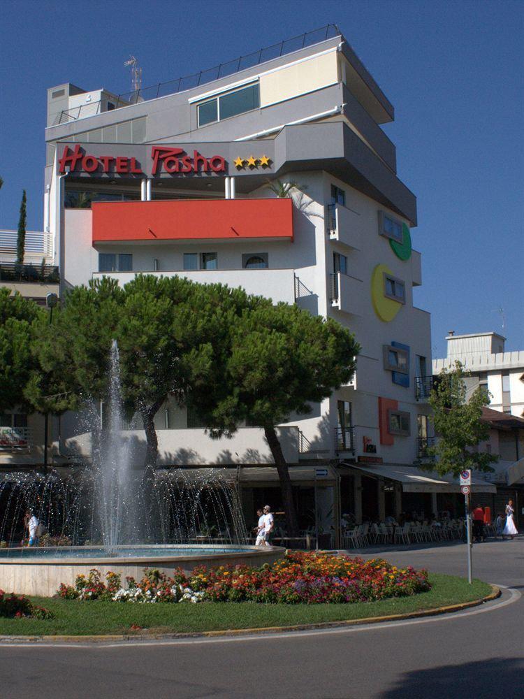 Hotel Pasha Lignano Sabbiadoro Buitenkant foto