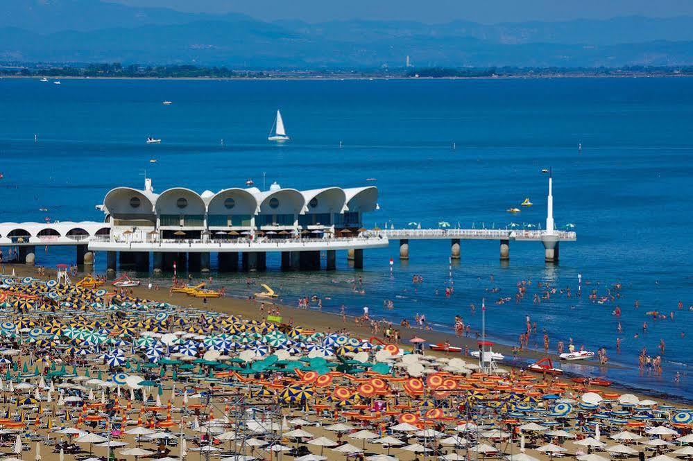 Hotel Pasha Lignano Sabbiadoro Buitenkant foto