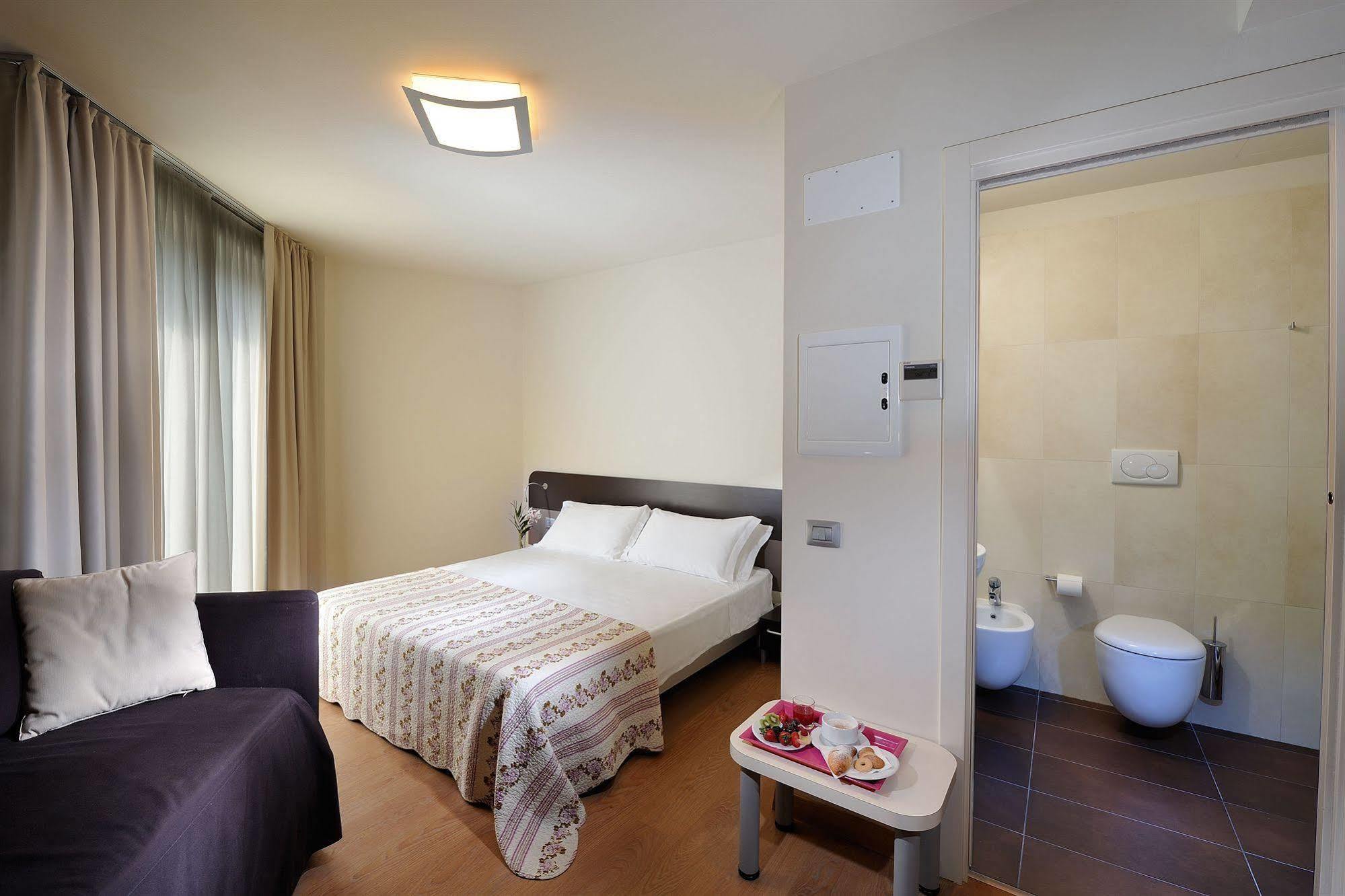 Hotel Pasha Lignano Sabbiadoro Buitenkant foto