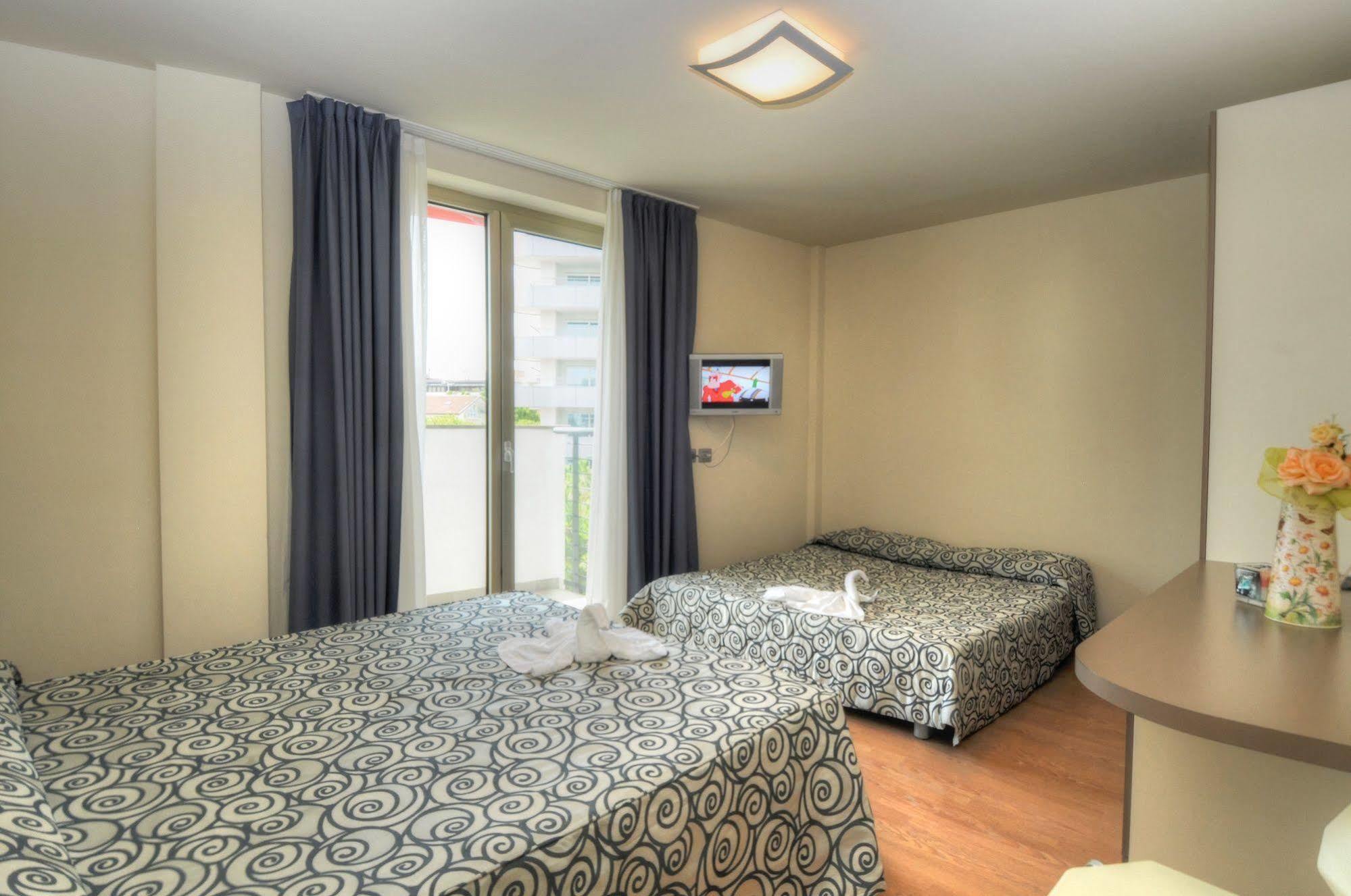Hotel Pasha Lignano Sabbiadoro Buitenkant foto