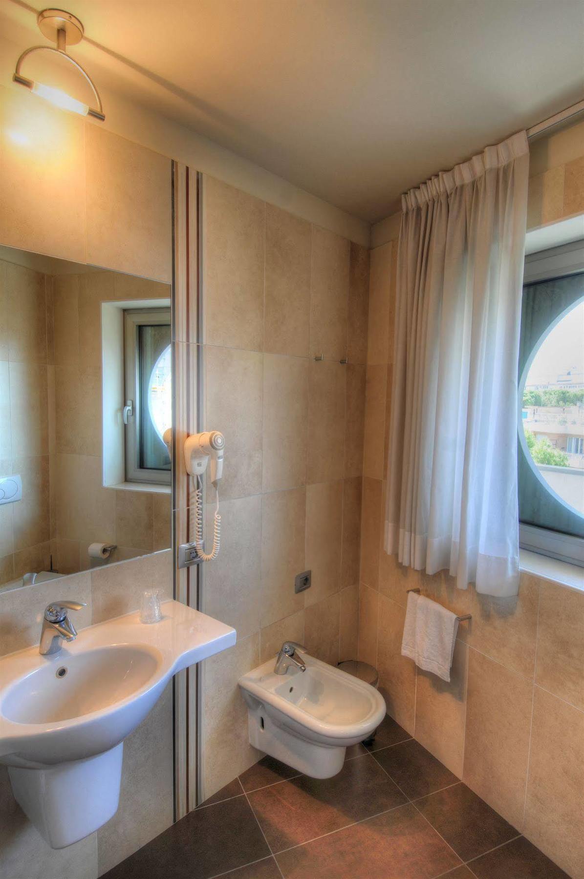 Hotel Pasha Lignano Sabbiadoro Buitenkant foto
