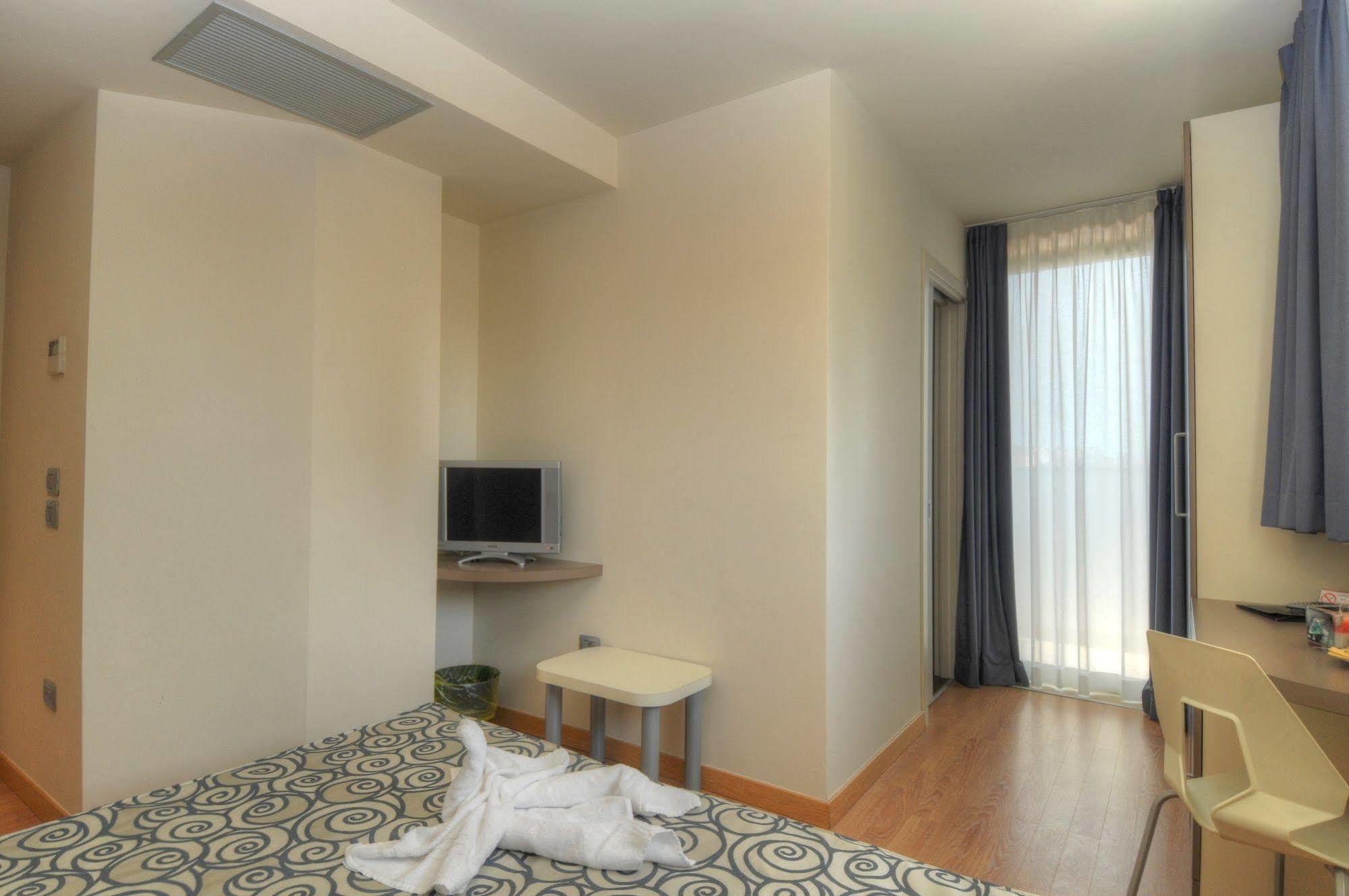 Hotel Pasha Lignano Sabbiadoro Buitenkant foto