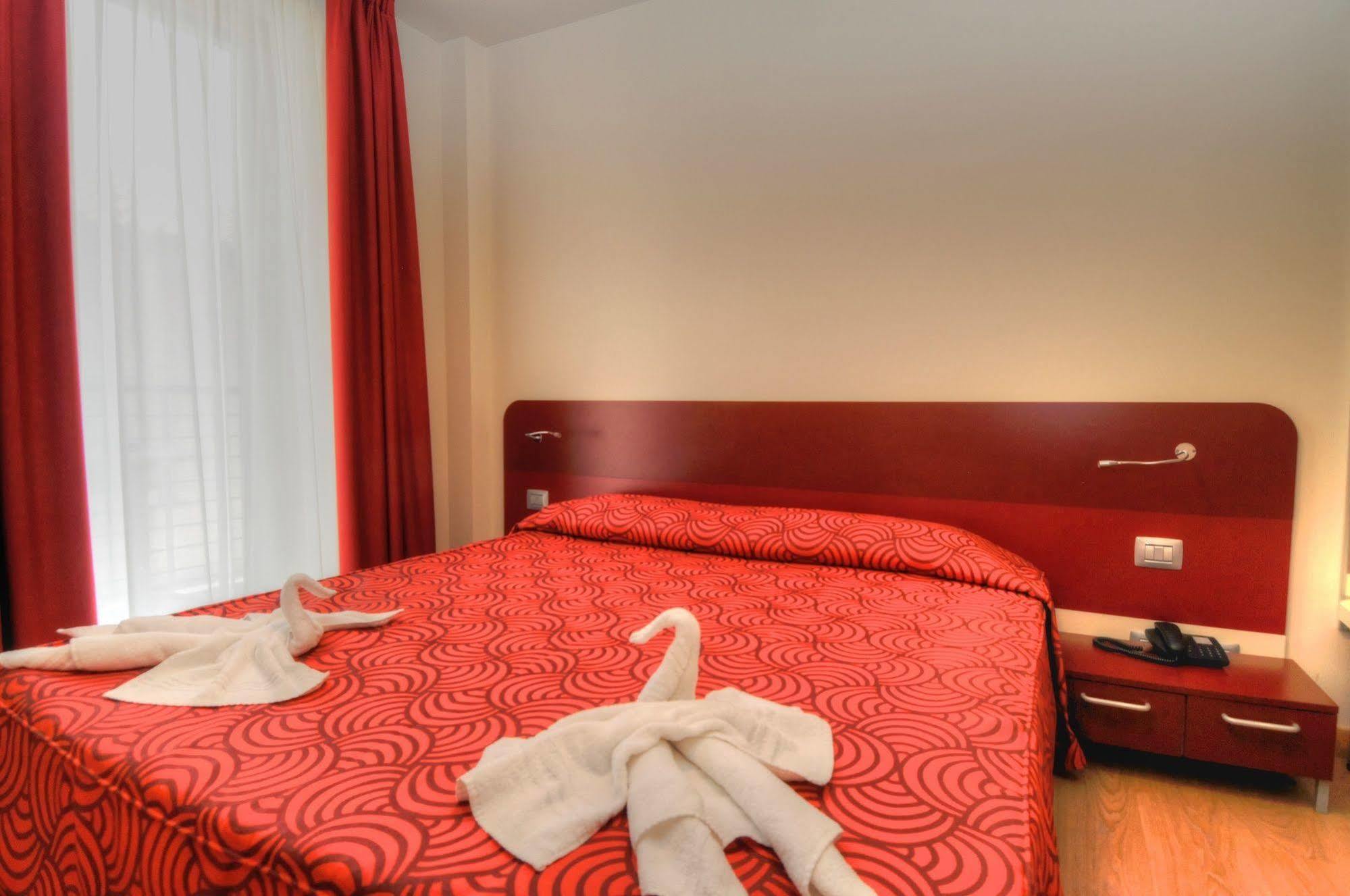 Hotel Pasha Lignano Sabbiadoro Buitenkant foto