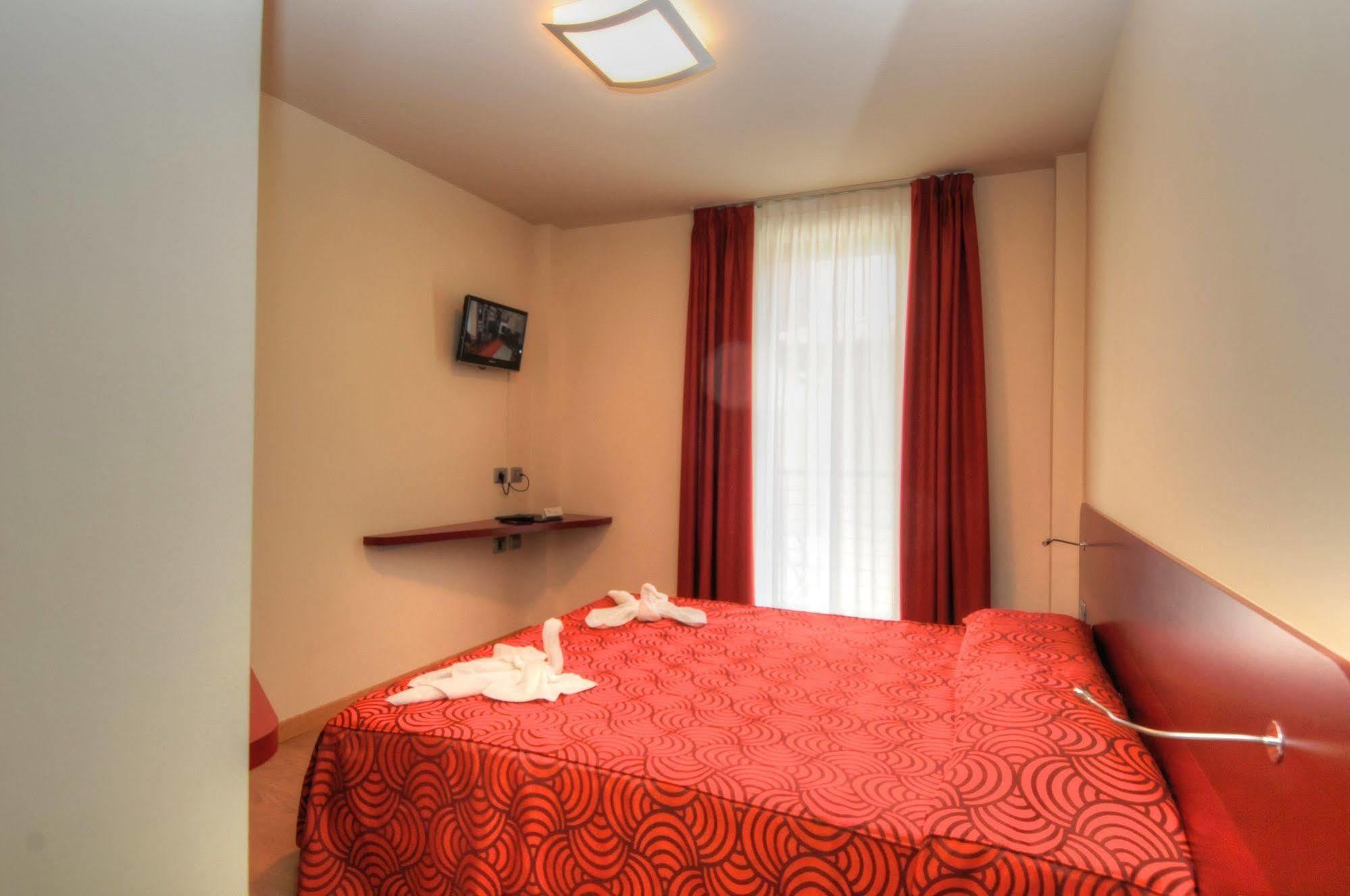 Hotel Pasha Lignano Sabbiadoro Buitenkant foto