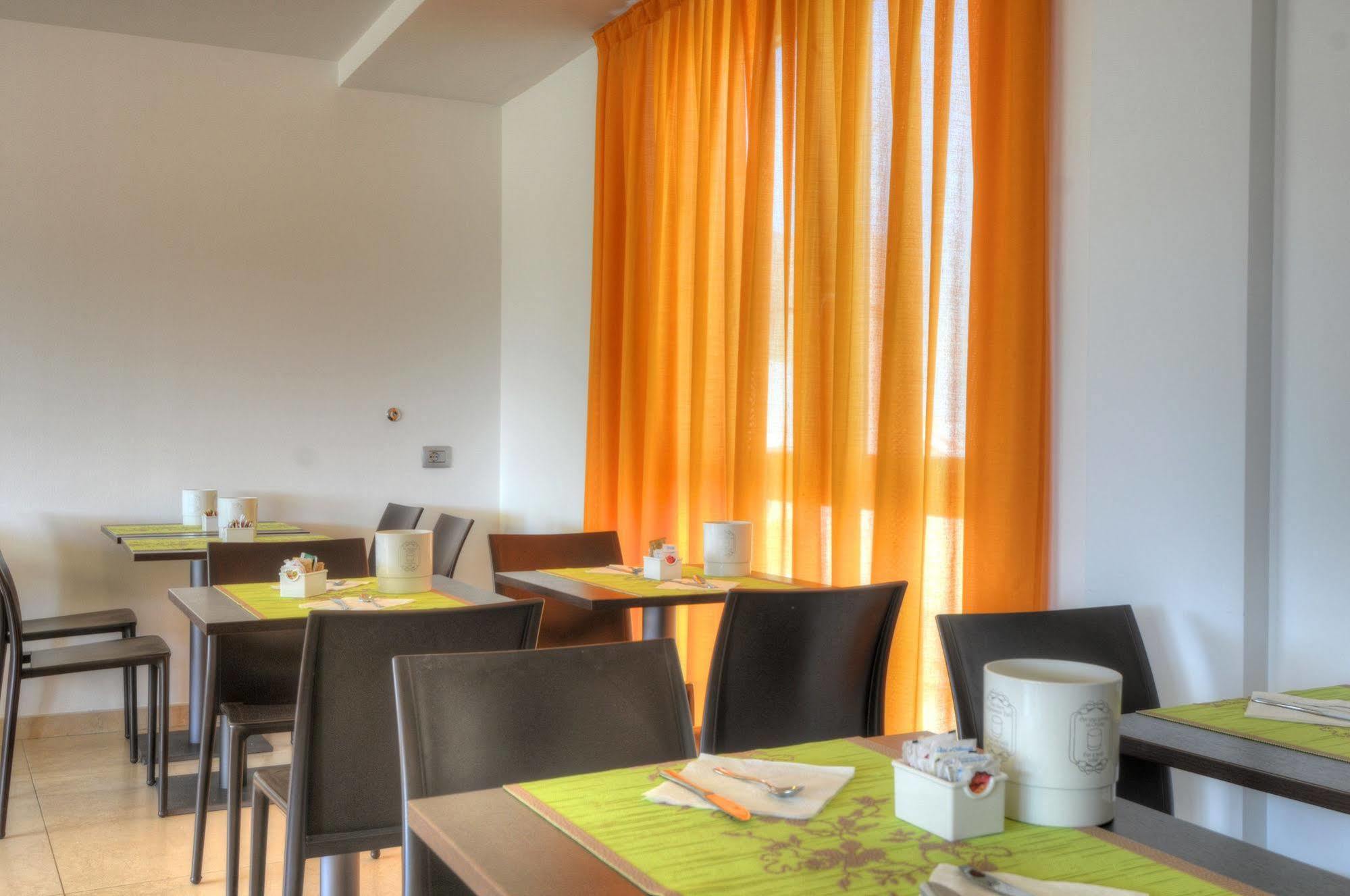 Hotel Pasha Lignano Sabbiadoro Buitenkant foto